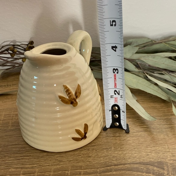 Vintage Bee Skep Hive Shaped Pitcher Small Vase - Picture 6 of 8